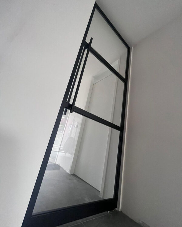 Taatsdeur met 2 horizontale verdelingen