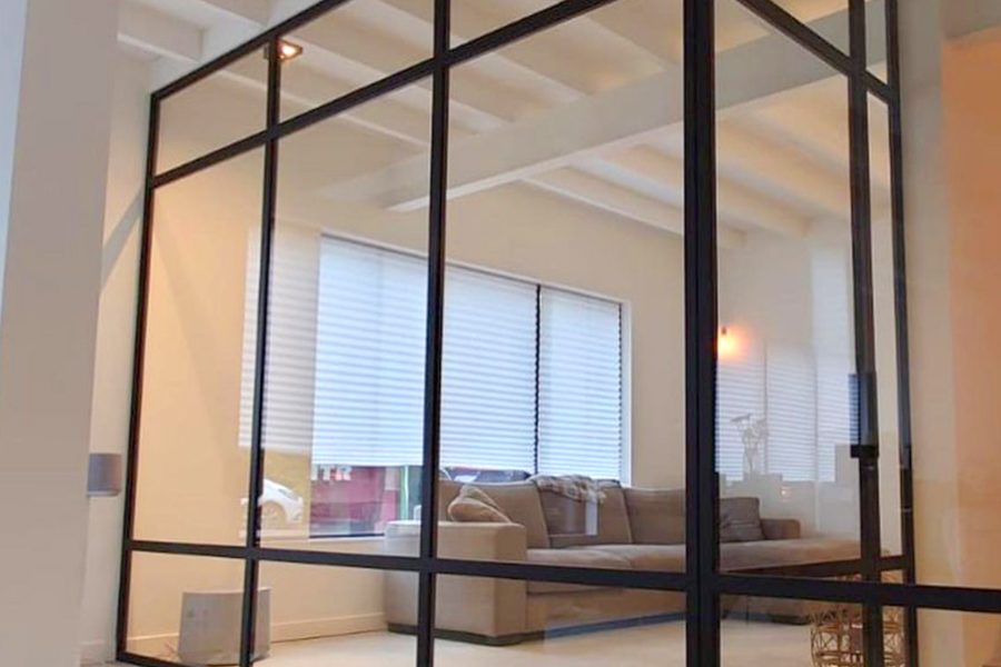 stalen wand met glas laten maken